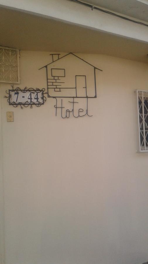 Hotel Chalet تشيتشيكاستينانغو المظهر الخارجي الصورة